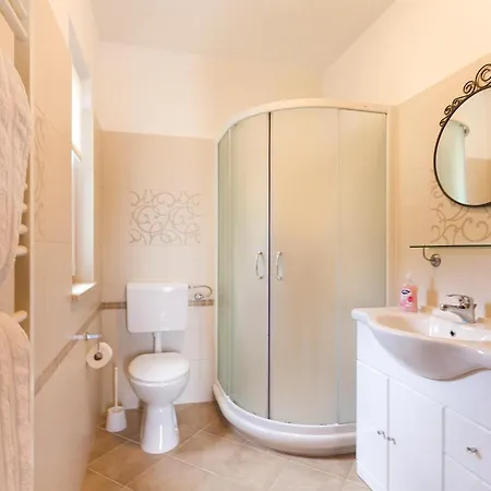 Four-bedroom In Bregi *