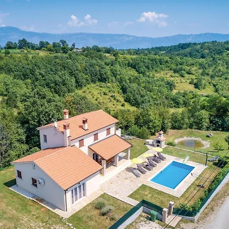 In Bregi With Outdoor Swimming Pool Katun Gracanski