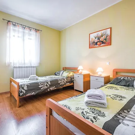 In Bregi With Outdoor Swimming Pool Holiday home *