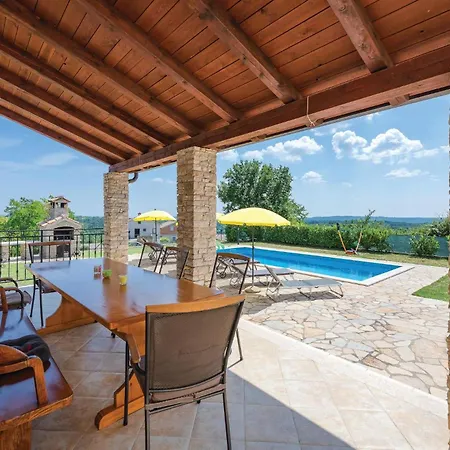 Сasa de vacaciones In Bregi With Outdoor Swimming Pool Katun Gracanski